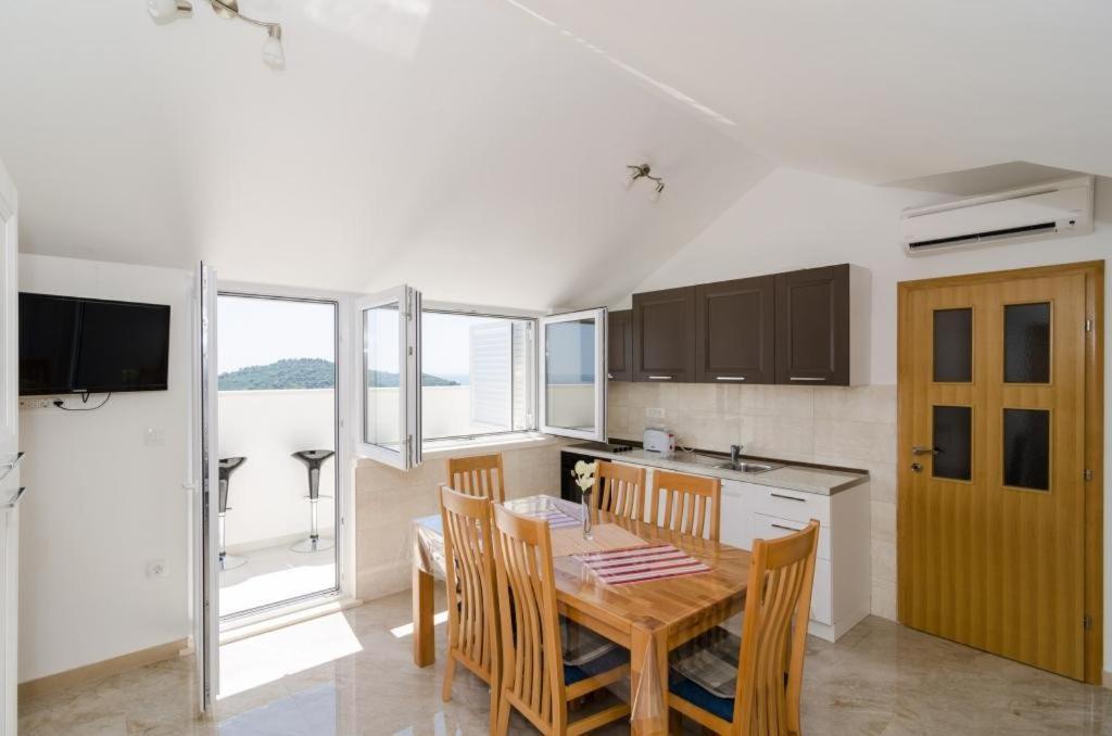 Ari Appartement *