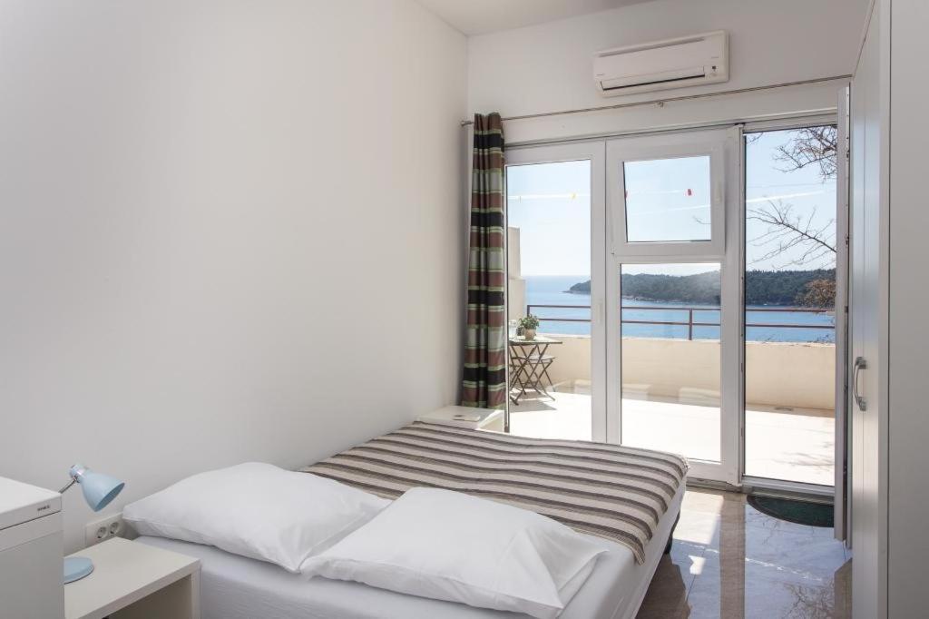 Ari Appartement *